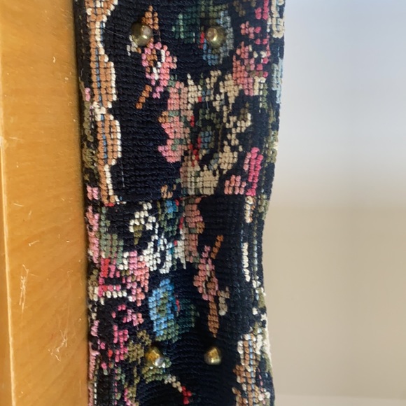 🪡 Vintage Needlepoint Tapestry Purse Black Floral Gorgeous! - Picture 4 of 4